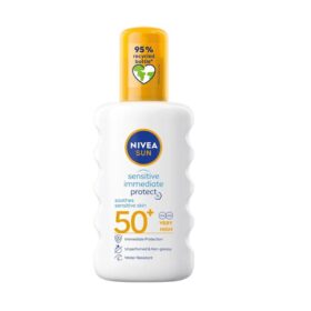 Nivea Sun Sensitive Immediate Protect sprej za zaštitu od sunca SPF50+ pruža pouzdanu UV zaštitu protiv iritacija prouzrokovanih sunčevim zračenjem.