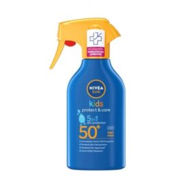NIVEA Sun Protect & Care dečji sprej sa raspršivačem SPF50+ sadrži organsko bademovo ulje i pogodno je za decu stariju od 3 godine.